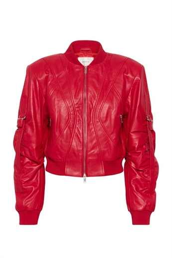 Gestuz, Zania Bomber, Haute Red